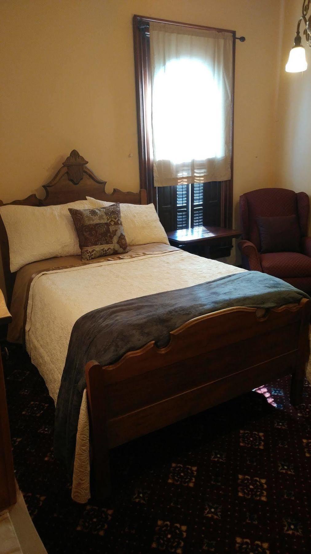 The Mitchell House Bed And Breakfast Circleville Exterior photo